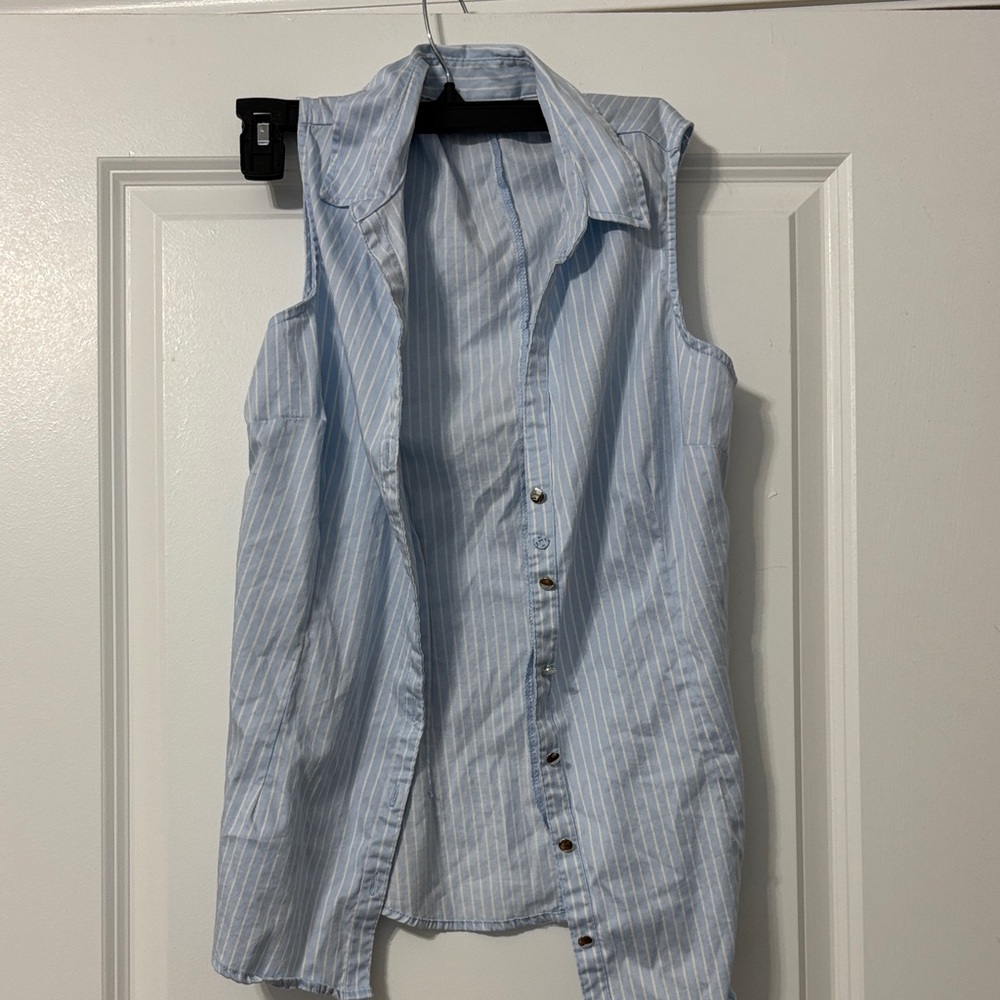 New York and Company Sleeveless Blue Striped Button-Up Shirt